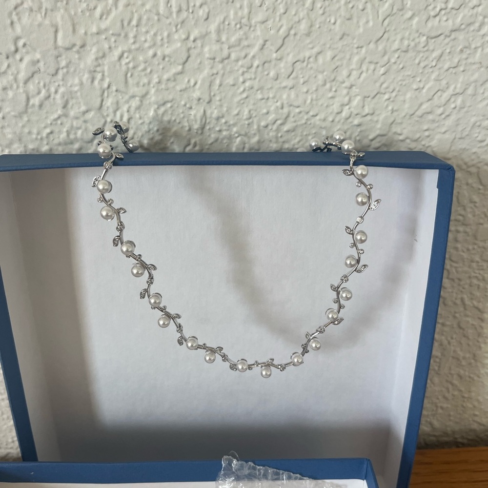 Elegant Silver Pearl Necklace